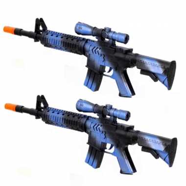 Groothandel 2x stuks kinder speelgoed verkleedwapens/machinegeweren soldaten/leger met geluid 39 cm kopen