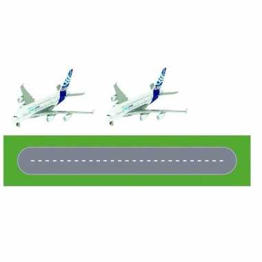 Groothandel luchthaven landingsbaan diy speelgoed stratenplan/ kartonnen speelkleed met 2 vliegtuigjes kopen
