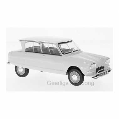 Groothandel speelgoedauto citroen ami 6 1961 wit 1:24/16 x 6 x 6 cm kopen