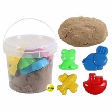 Groothandel speelzand/magisch zand bruin 1 kg met 4 vormpjes in emmer speelgoed kopen