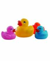 Groothandel 12x stuks rubber badeendjes familie gekleurd speelgoed