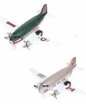Groothandel speelgoed propellor vliegtuigen setje van 2 stuks groen en grijs 12 cm