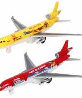 Groothandel speelgoed vliegtuigen setje van 2 stuks geel en rood 19 cm 10270162