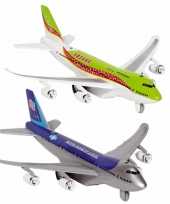 Groothandel speelgoed vliegtuigen setje van 2 stuks groen en blauw 19 cm
