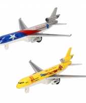 Groothandel speelgoed vliegtuigen setje van 2 stuks zilver en geel 19 cm