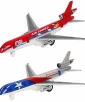 Groothandel speelgoed vliegtuigen setje van 2 stuks zilver en rood 19 cm