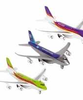 Groothandel speelgoed vliegtuigen setje van 3 stuks groen blauw en paars 19 cm 10269522