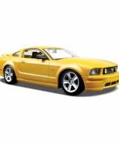 Groothandel speelgoedauto ford mustang gt 2006 geel 1 24 20 x 8 x 5 cm