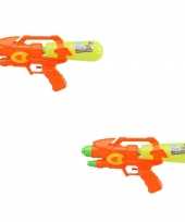 Groothandel voordeelset van 2x stuks watergeweer pistool oranje geel 34 cm speelgoed